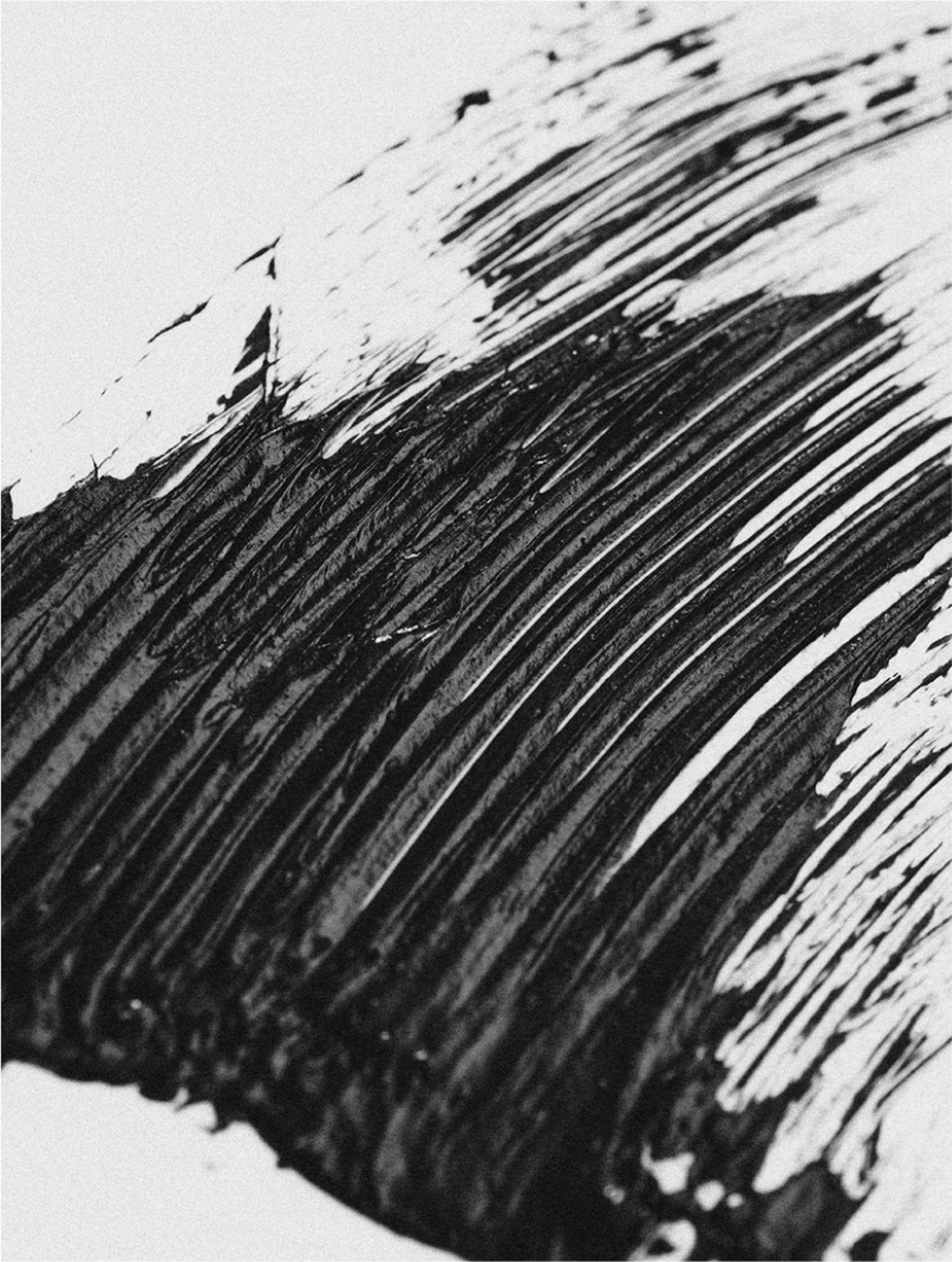 Lengthening & Volumising Mascara texture