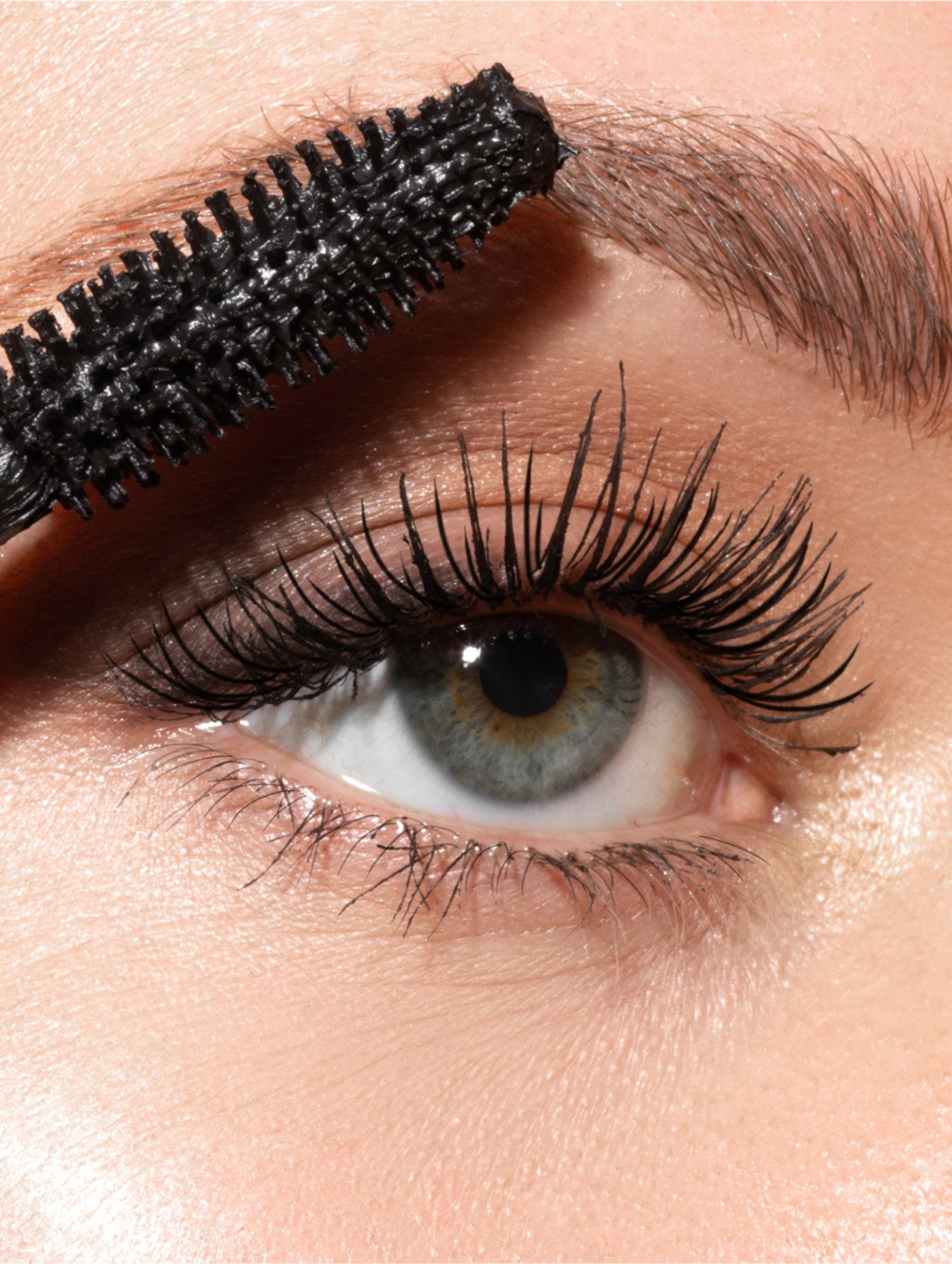 Lengthening & Volumising Mascara texture